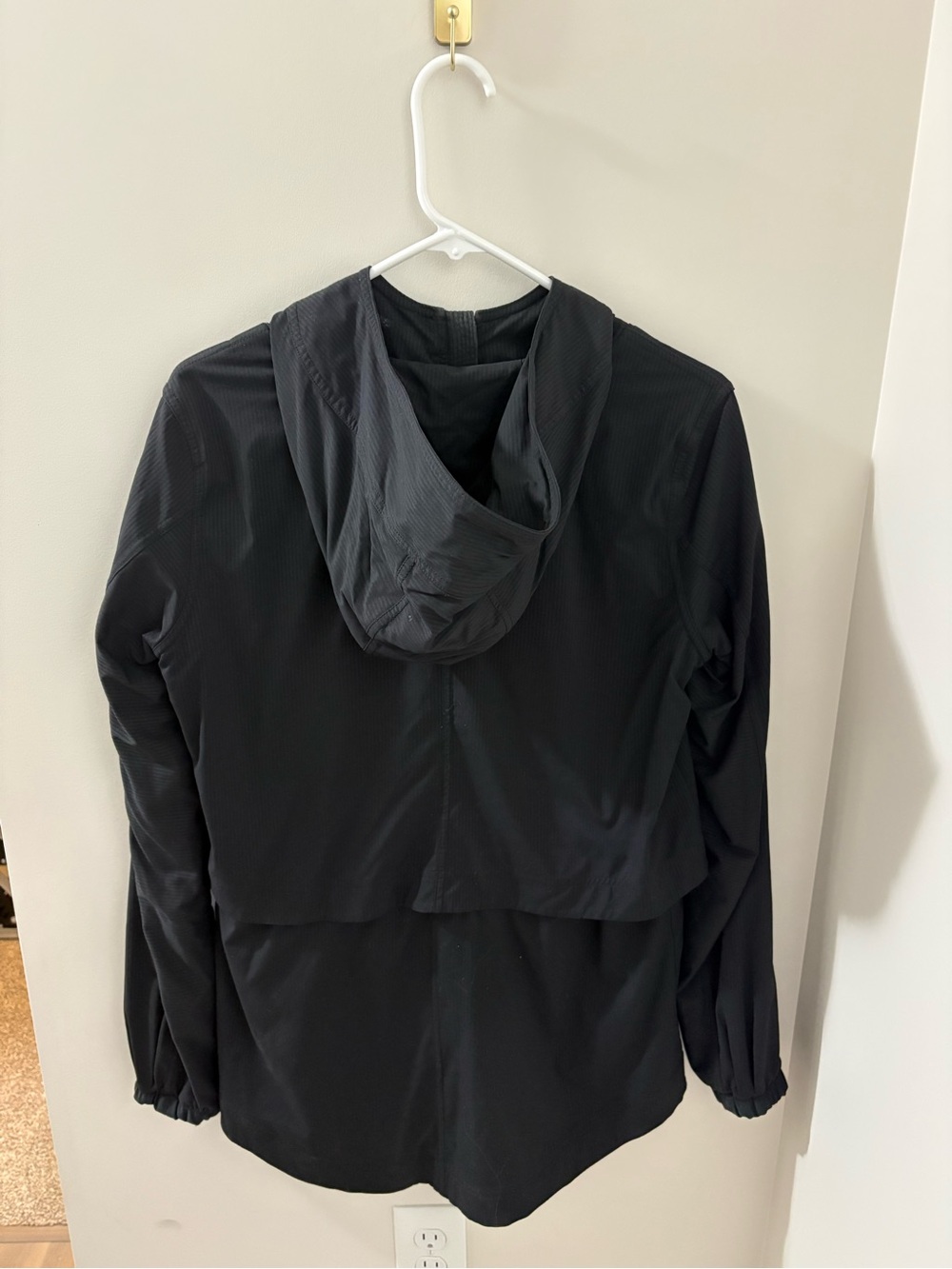 Black Lululemon Women's Zip-Front Raincoat - Picture 6 of 9